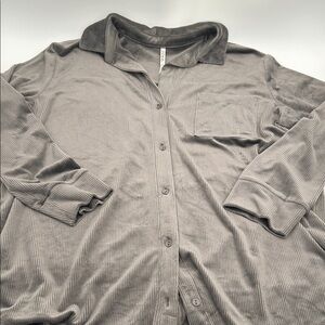 SOMO Ribbed Button-Up Lounge Top in Gray